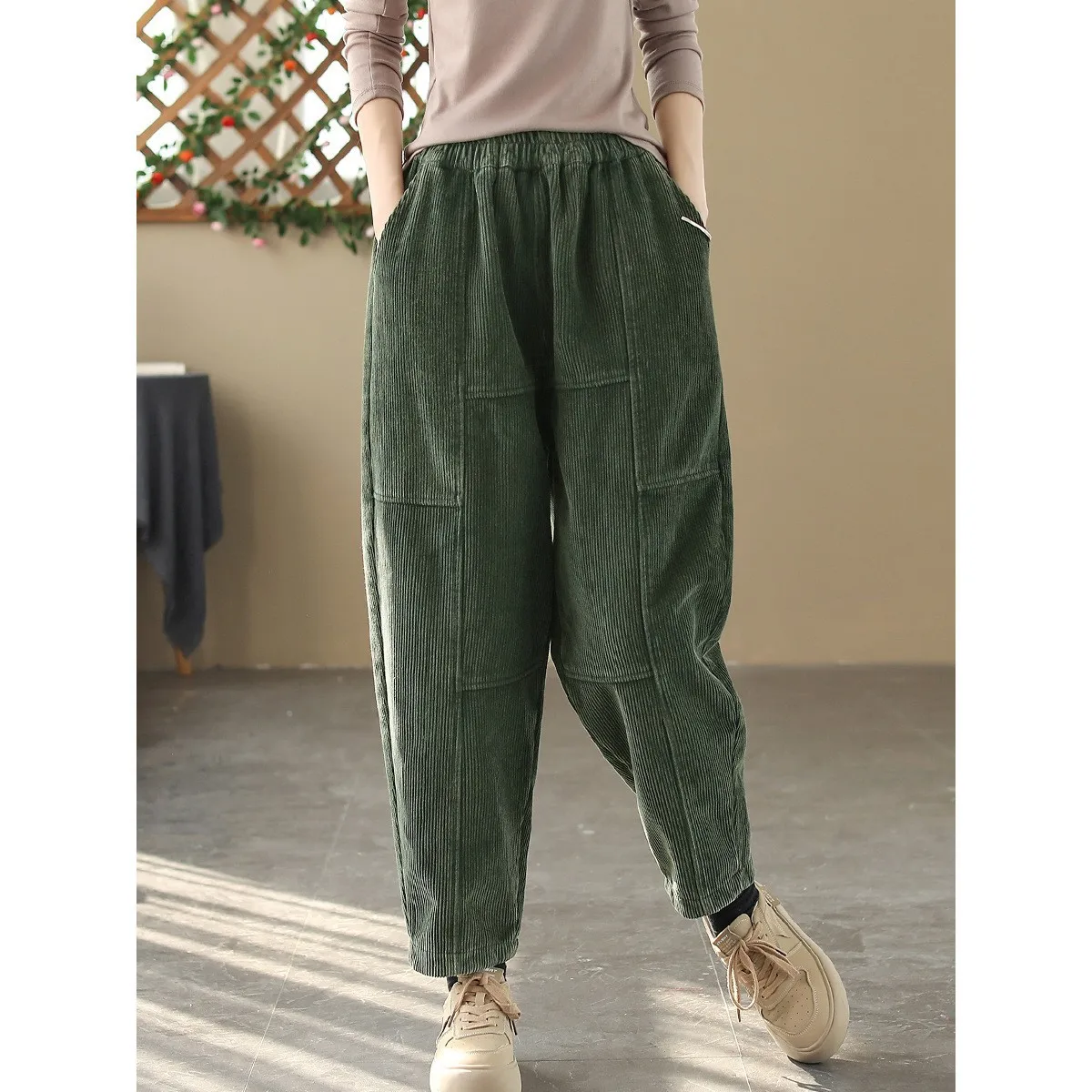 

Vintage Distressed Corduroy Women Harem Pants Elastic Waist Solid Color Warm Fleece Loose Literary Versatile Casual Trousers