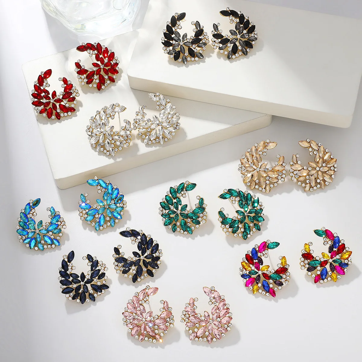 Korean version of catwalk temperament stud earrings full of diamonds crystal court style retro dinner earrings luxury earrings w