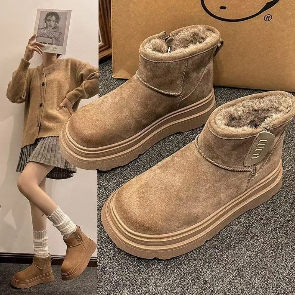 Piel y piel suela gruesa integrada con botas de nieve de felpa para mujer en otoño e invierno 2025, tubo corto con felpa antideslizante