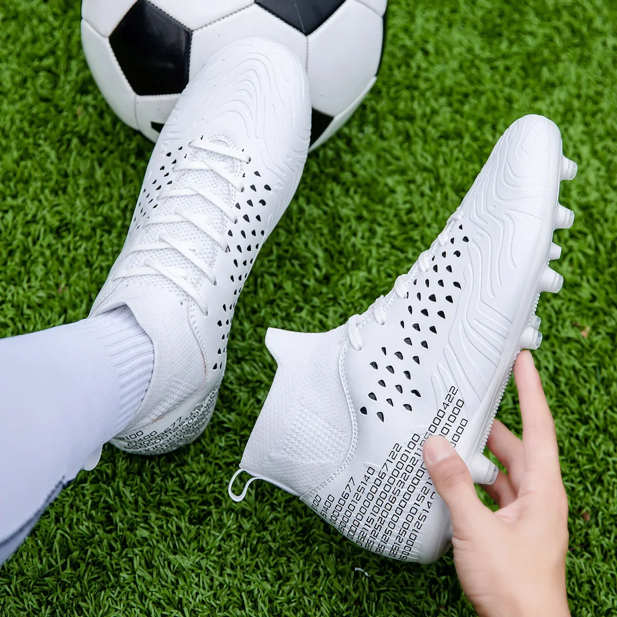 Męskie chłopięce profesjonalne buty piłkarskie TF/FG buty piłkarskie wysokie kostki dziecięce korki treningowe sportowe trampki Outdoor wysokiej