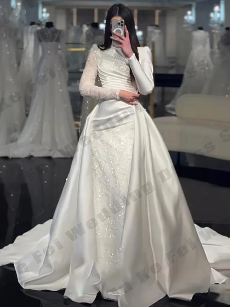 Abiti da sposa lucidi a collo alto Abiti da sposa da spiaggia in pizzo pieghettato Treno staccabile Abito da sposa personalizzato con volant sulla spalla