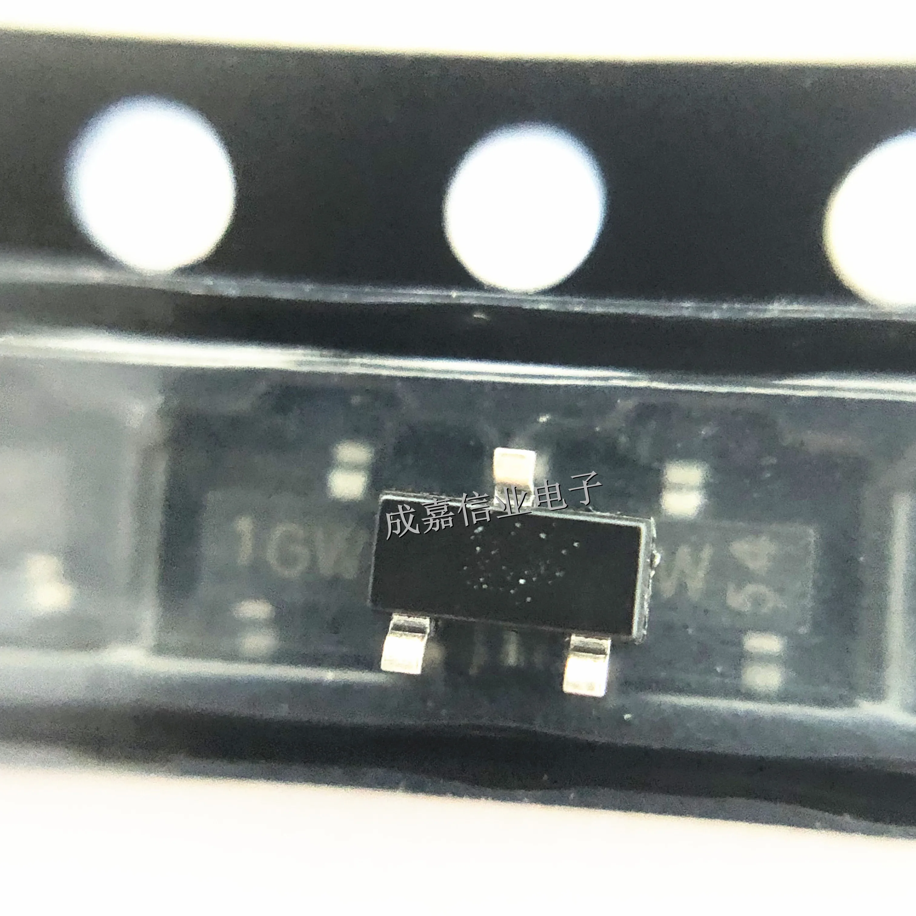 100pcs/Lot BC847C SOT-23-3 MARKING;1GW NPN Bipolar Transistors - BJT Trans GP BJT NPN 45V 0.1A 250mW Automotive 3-Pin