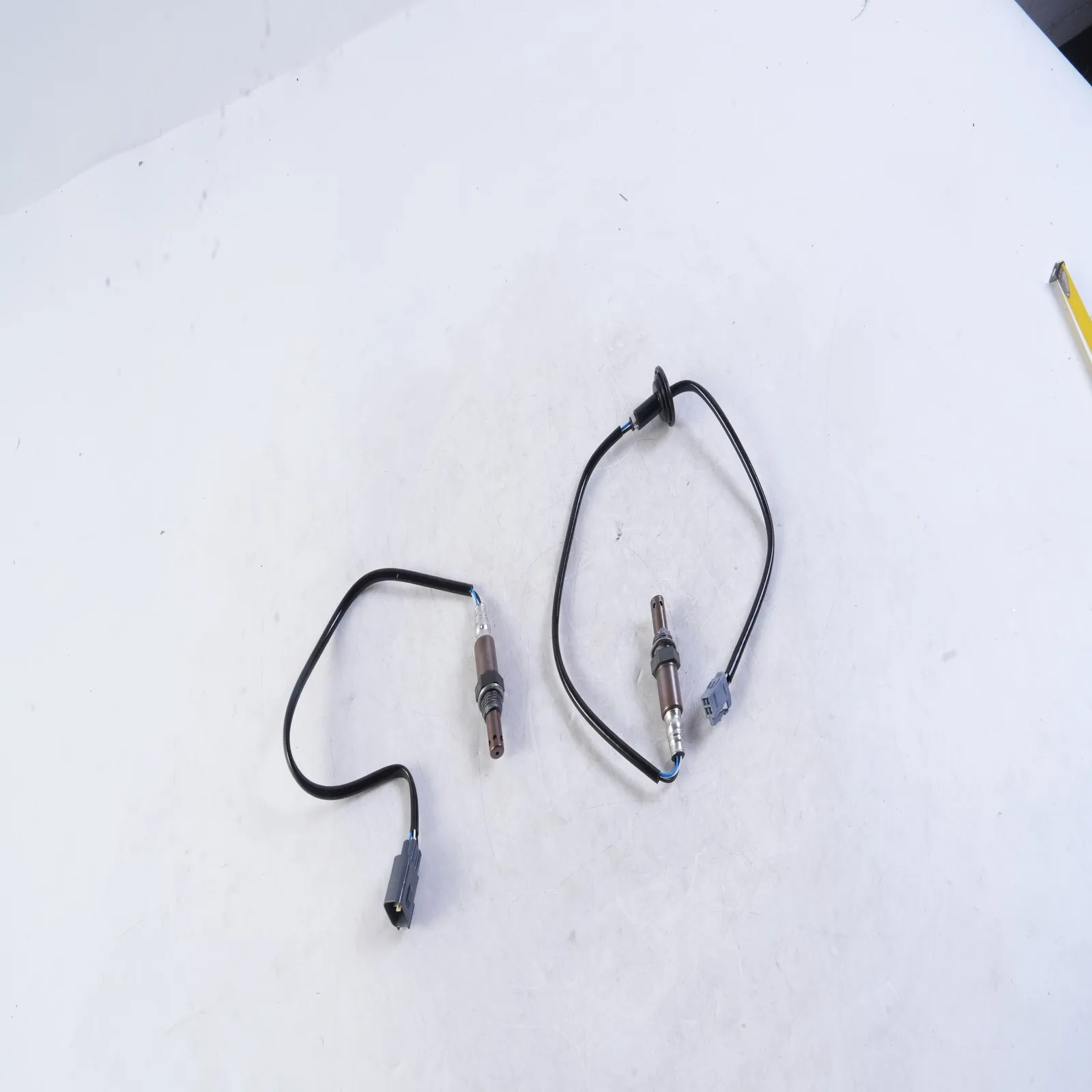 

2PCS 234-4233 234-4800 Oxygen O2 Sensor Upstream Downstream For VIBE Corolla MATRIX 2003-2004 1.8L