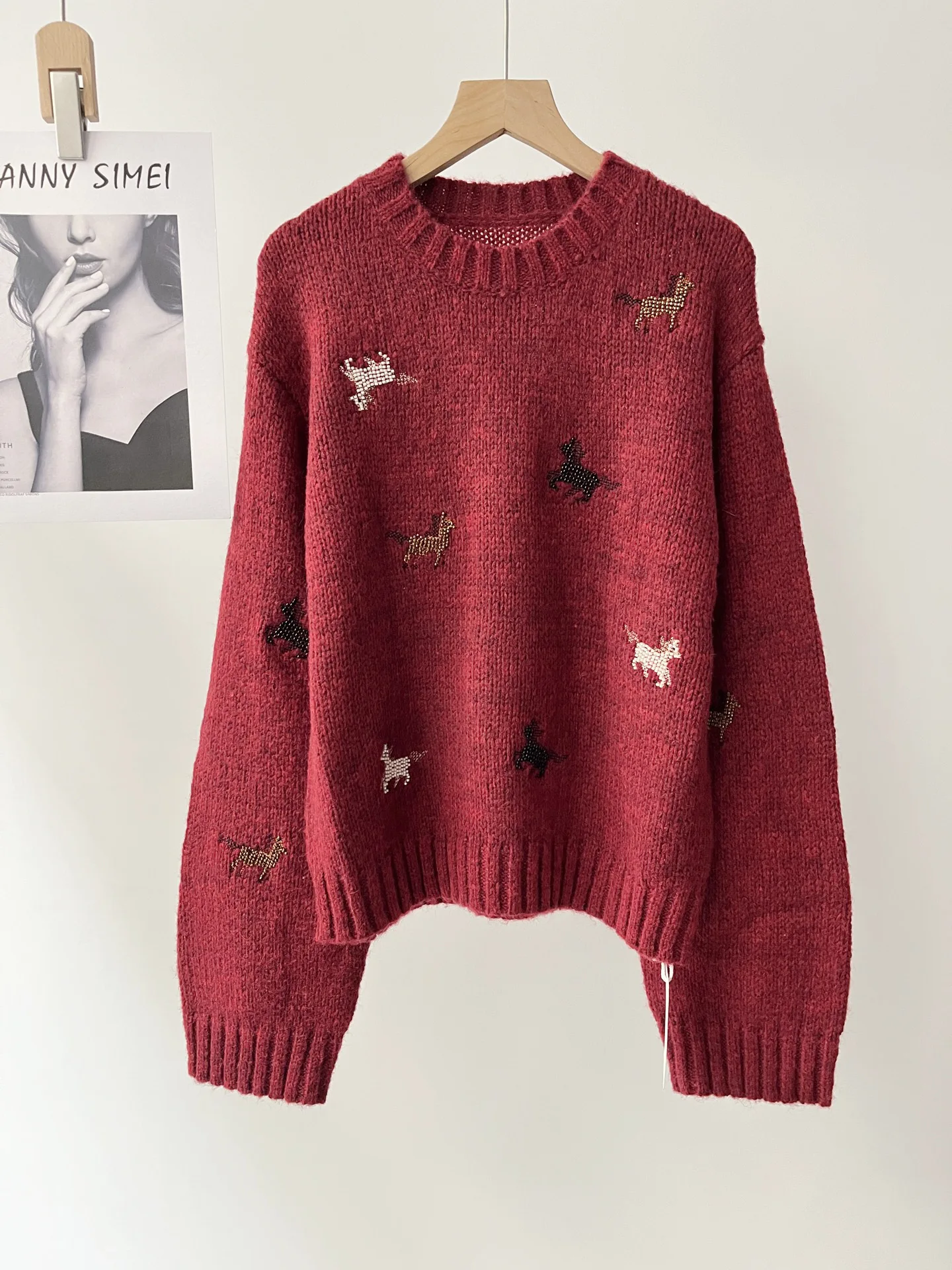 

Red pony jacquard knitted sweater women's soft waxy round neck loose temperament autumn and winter sweater 51c-2022