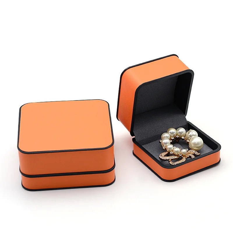 Brooch Pin Style Gold Coin Jewelry Packaging Gift Collection Box,  Badge Box.Portable souvenir box, dresser storage box