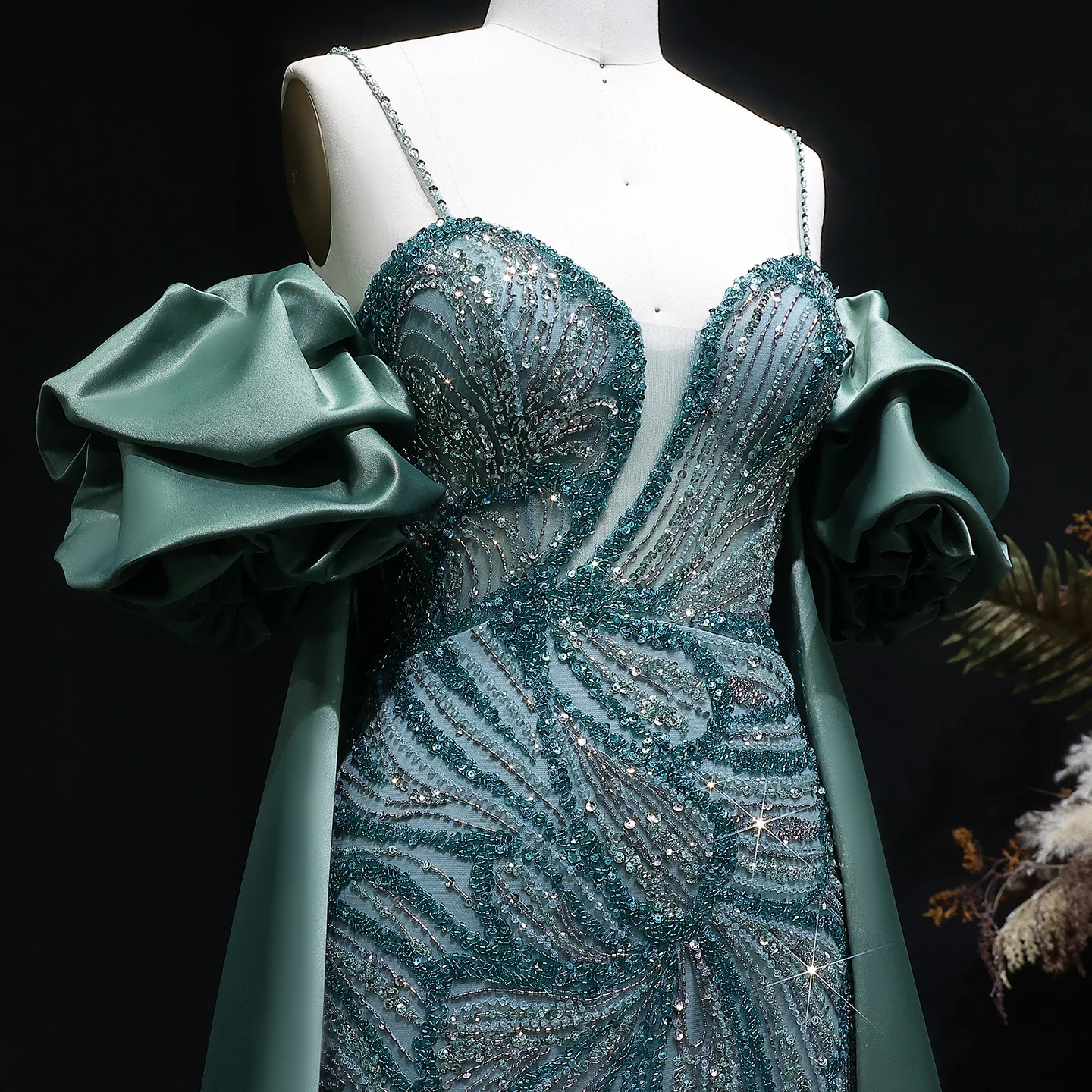 Sharon Said Elegantes Grünes Meerjungfrauenkleid mit Perlenstickerei, Schulterfrei, mit Satinumhang, Damen-Partykleid, SS157, Anpassbar – Detail 8