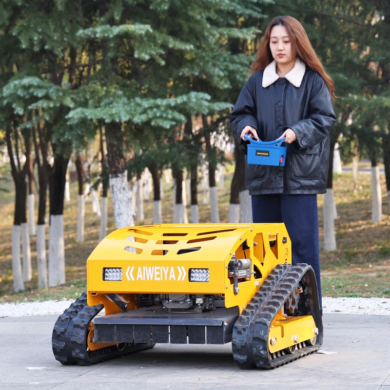 

Инновационная газонокосилка Factory Direct 2025 — автономный гусеничный автомобиль с дистанционным управлением и простой в эксплуатации