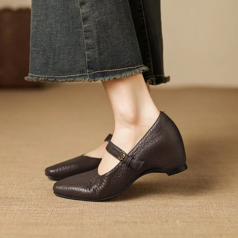 

Woman Spring Casual Square Toe Low Soft Soled Lolita Flats Ballerina Red Female Elegant French Retro Buckle Mary Janes Plus Size