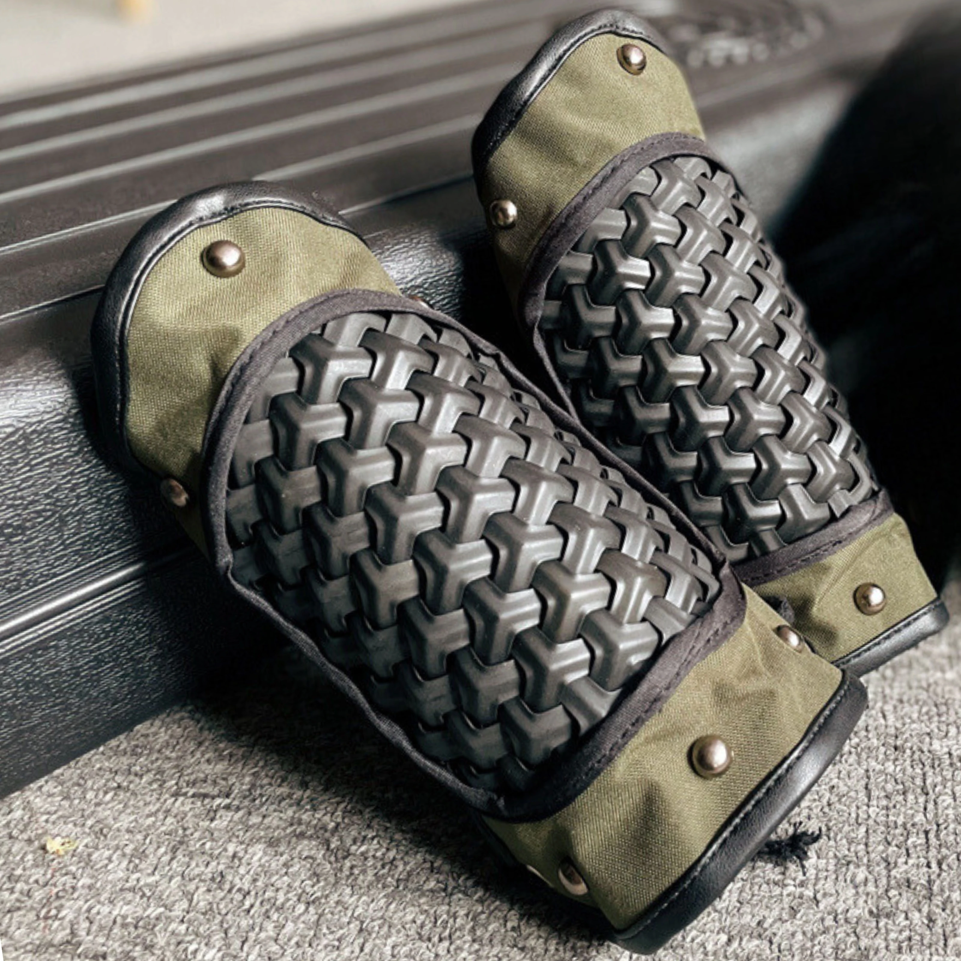 Armor Vest Sport Vest Universal Stainless Steel Metal Protection Airsoft Paintball Protective Gear