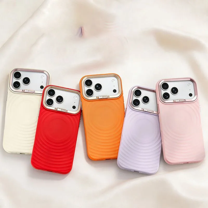 

Magnetic Phone Case With Wavy Texture And Horse Charm Wrist Strap For IPhone 17 16 15 14 13 Pro Max Shockproof Protective Cover