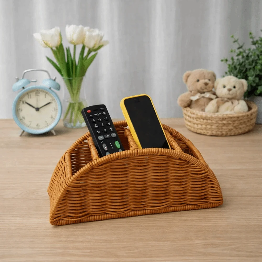 

Imitation Rattan Remote Control Storage Box Handwoven 4 Grids Synthetic Rattan Organizer Vintage Style Makeup Brush Holder