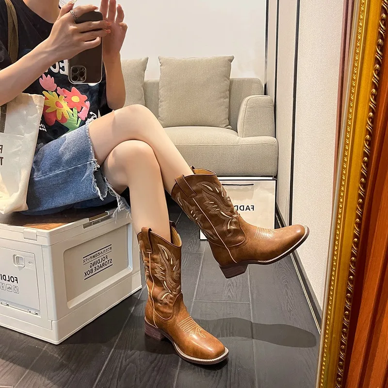 New Women Coffee Brown Embroidery Boots PU Leather Printed Western Cowboy Boots Deep V-mouth High Tube Casual Boots Classic