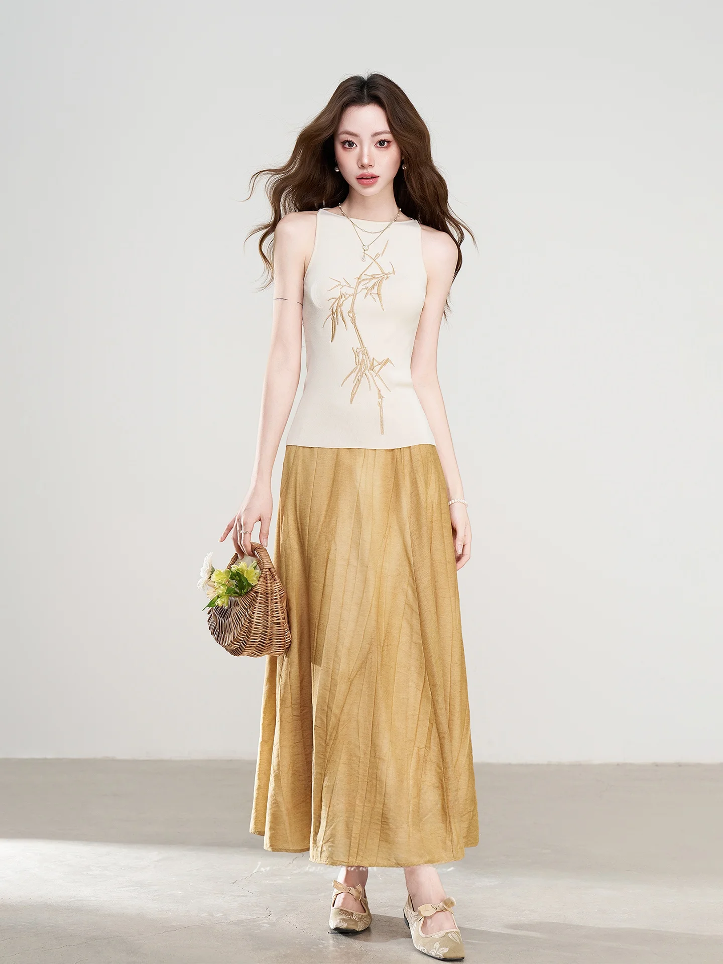 

New Summer Chinese Style Two-Piece Set Women's Slim Fit Vest Top with Half Skirt Fashionable Breathable Casual Outfit