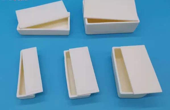 Crisol Retangular de Alumínio com Tampa 1un. Comprimento 50mm-120mm*Largura 20mm-65mm Quadrado Al2O3 Corindo/Cerâmica 99% Alumina Pura