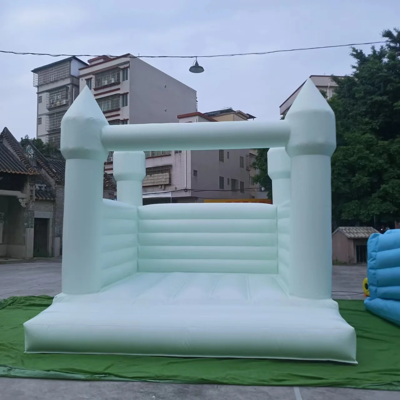 

Commercial Inflatable Bouncy House Mini Size Wedding Jumping Castle Beautiful White Bouncer House With Fan PVC Tarpaulin Cheap