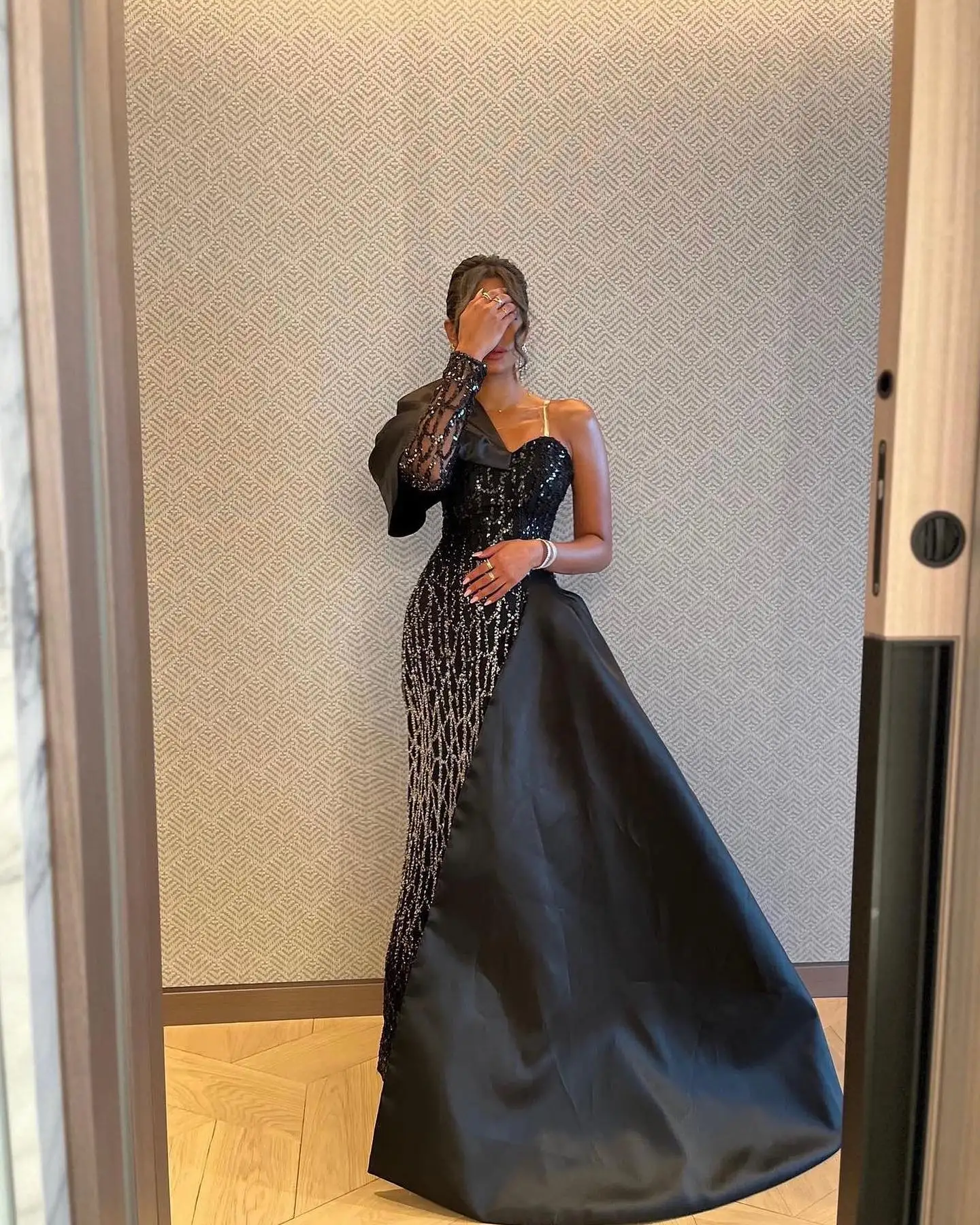 Customized Exquisite One Shoulder Panel Train Crystal Pleats Sequined Party Gowns Graceful Straight Sweetheart Satin Prom Gowns