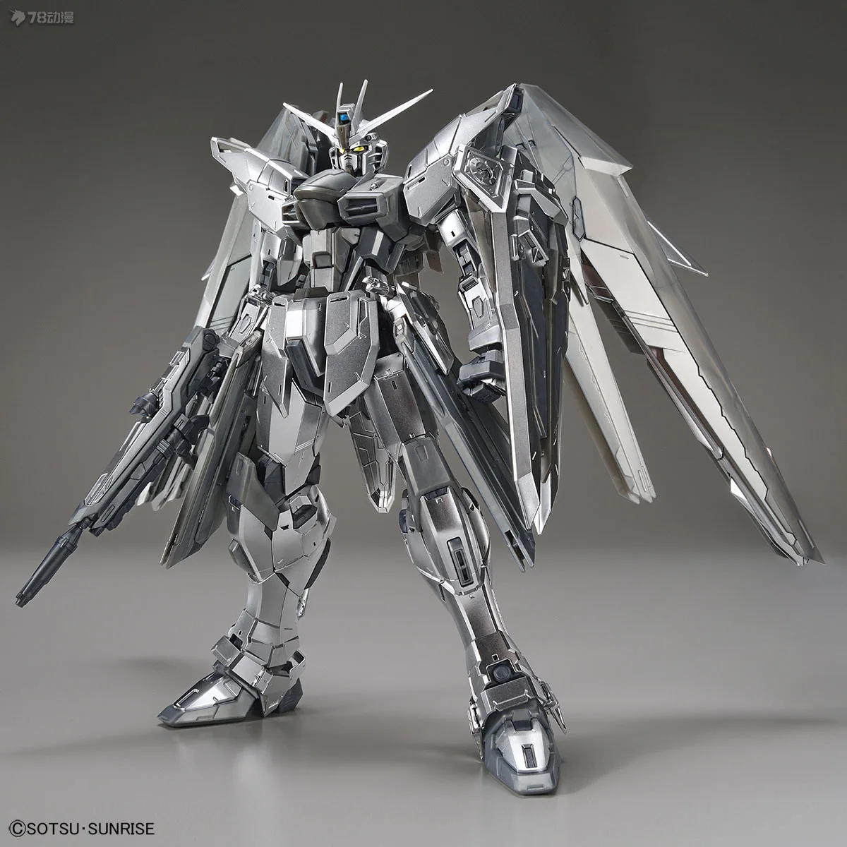 Bandai Original Model Kit GUNDAM MG 1/100 FREEDOM GUDAN VER.2.0 SILVER COSTING Assemble The Model Anime Action Figure Toys