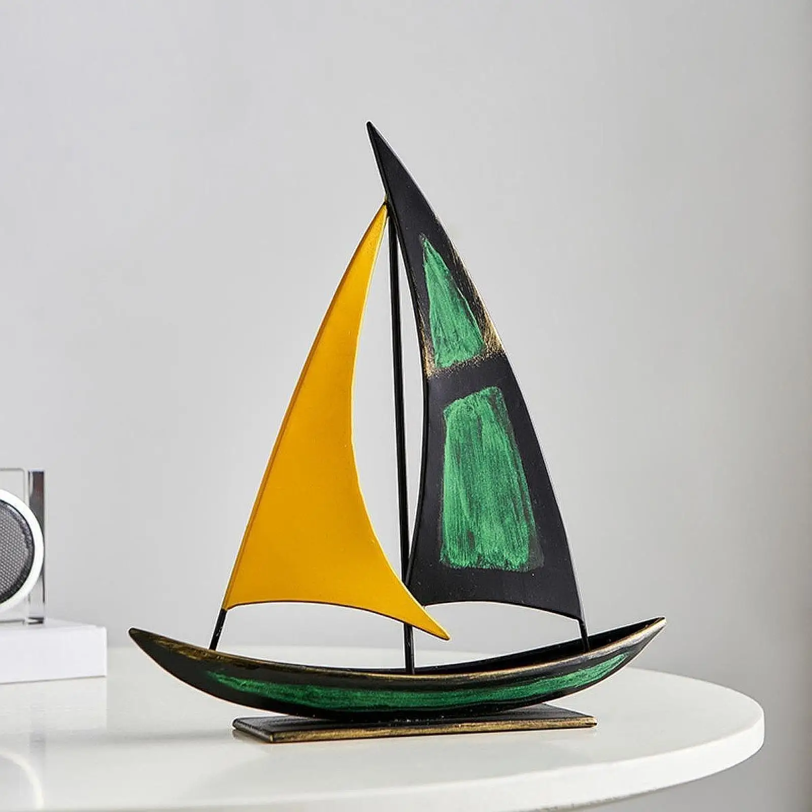 Iron Sailboat Sculpture Desktop Boat Statue Figurine Collection for Office Home Cabinet Table Centerpiece Living Room Decoration