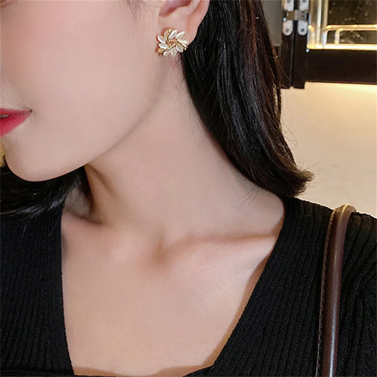 Exquisite Opal Flower Stud Earrings For Women Korean Shiny Crystal Imitation Pearl Floral Leaves Earring Wedding Party Jewelry