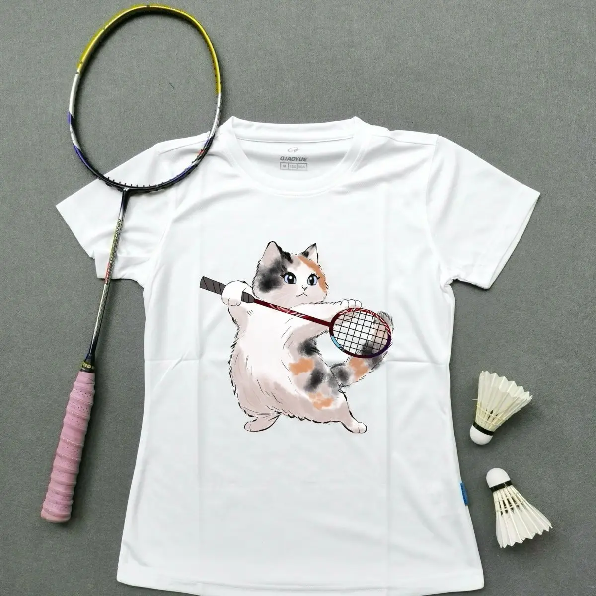 

2025 New Original Badminton T-shirt Cultural T-shirt Breathable Pure Cotton Men's and Women's T-shirts Cartoon Three-flower Cat