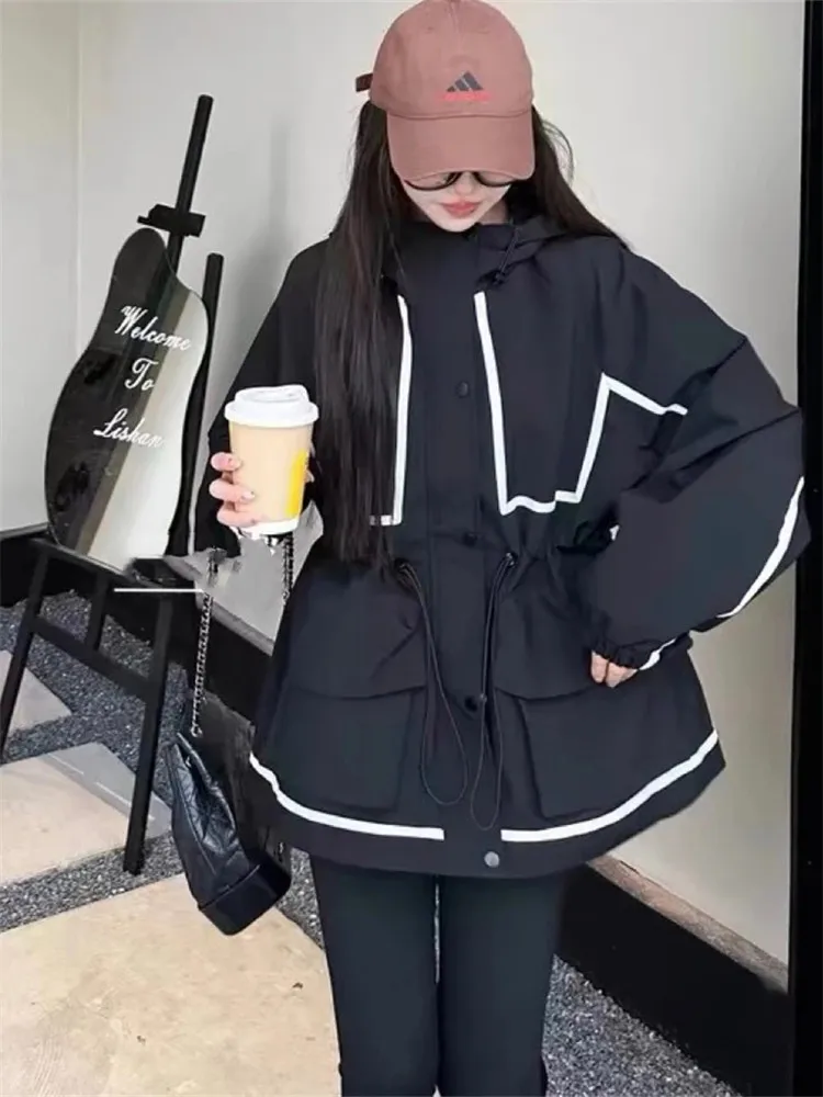 

Модная контрастная куртка с капюшоном, женская новинка 2026, весенне-осенний пояс для отдыха, свободный короткий плащ, женская верхняя одежда