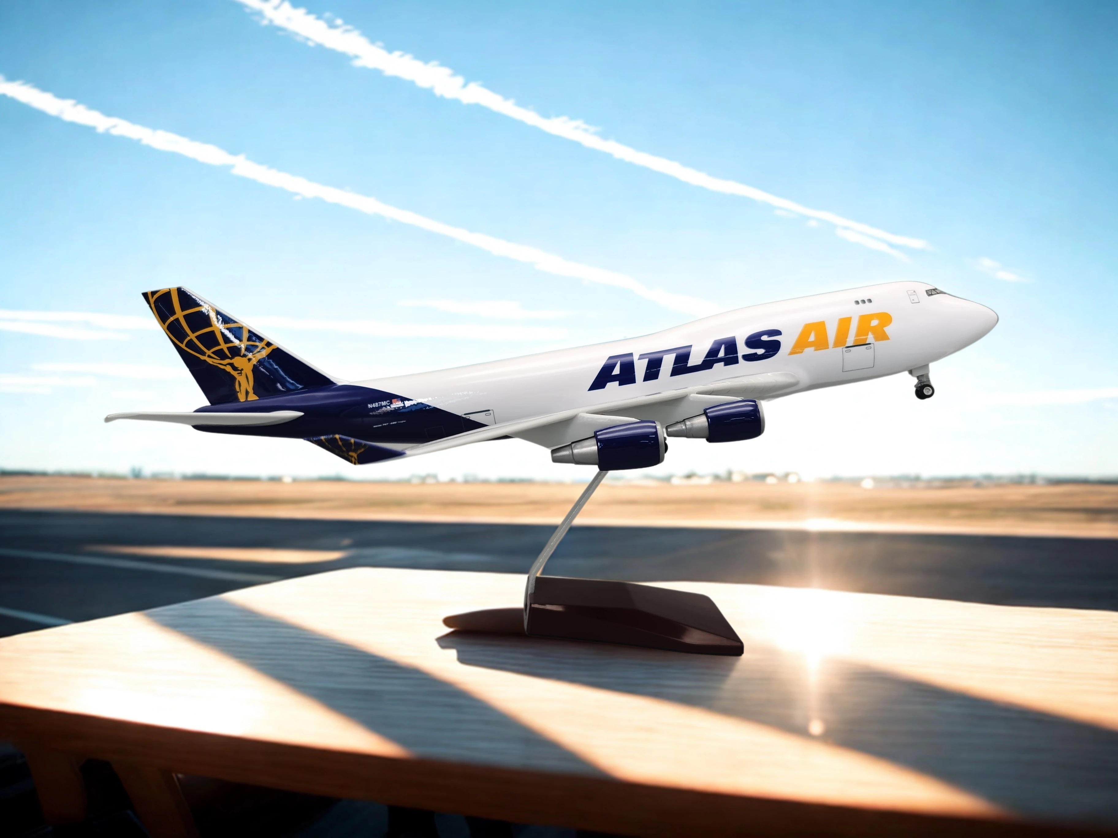 

B747 747 Atlas Air Aircraft Model 1:150 Scale 47cm Model Planes Resin Die-Cast Airplanes Home Decoration Ornament Collected