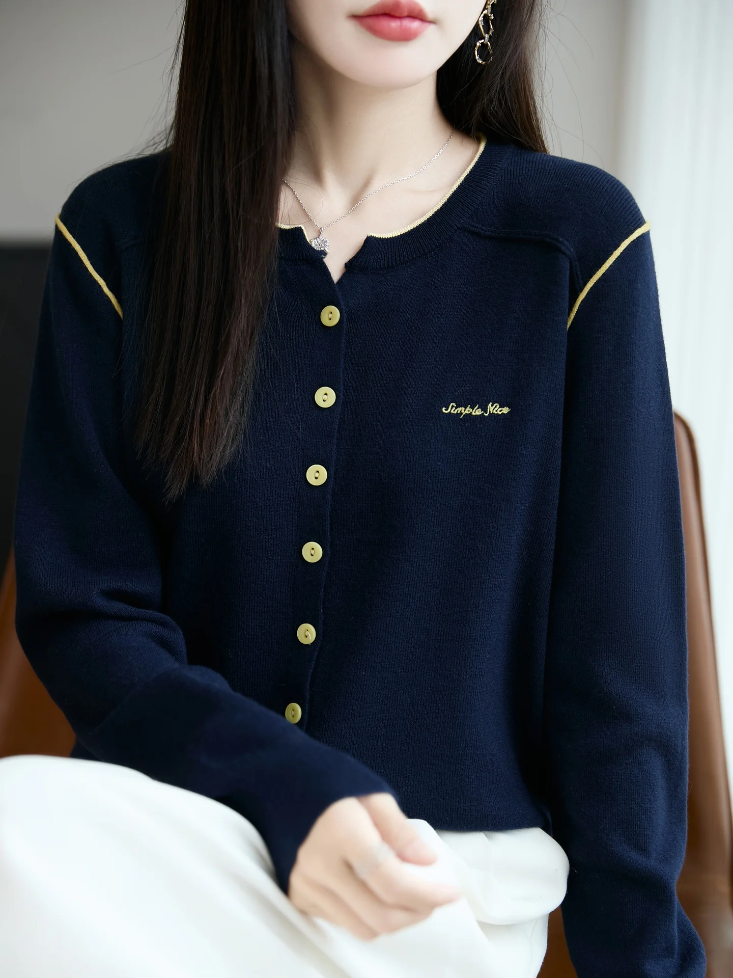 

Ранняя осень, вязаный кардиган с вышивкой букв, женская модная верхняя одежда, женский топ большого размера, повседневный топ из мягкой ткани Lo...