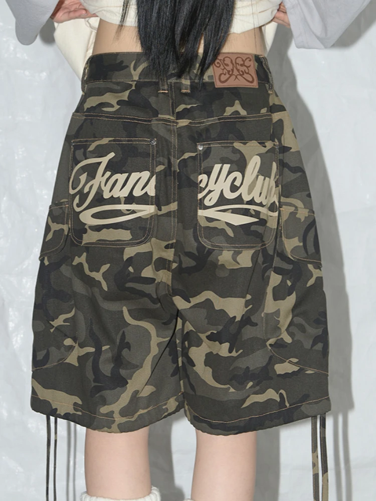 Street camouflage overalls multi-pocket zipper ribbon decorative loose casual shorts hip-hop wide-leg pants outdoor shorts.