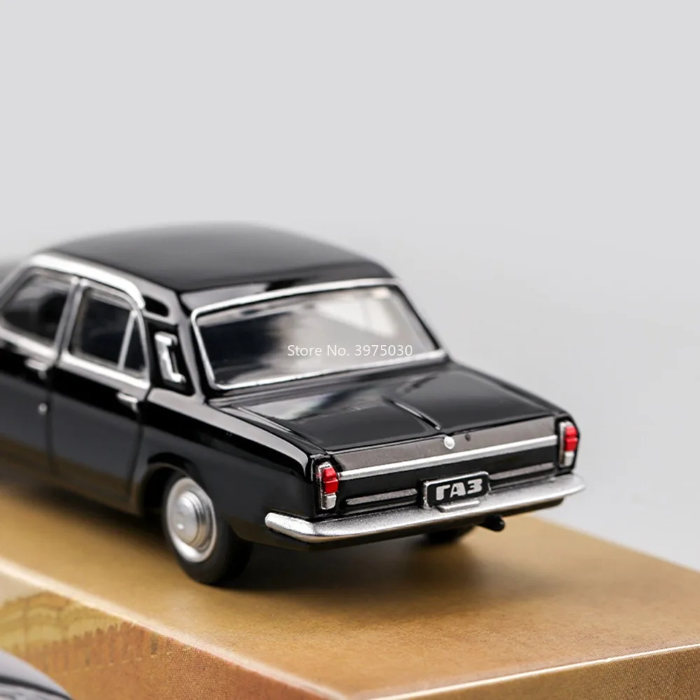 1:64 escala GAZ-24 carros modelos brinquedos rodas absorção de choque veículos em miniatura simulado modelo interior carro para crianças edutainment