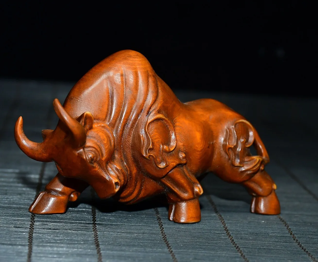 Fine Boxwood Ox Sculpture - A Robust Statue Symbolizing Strength and Diligence
