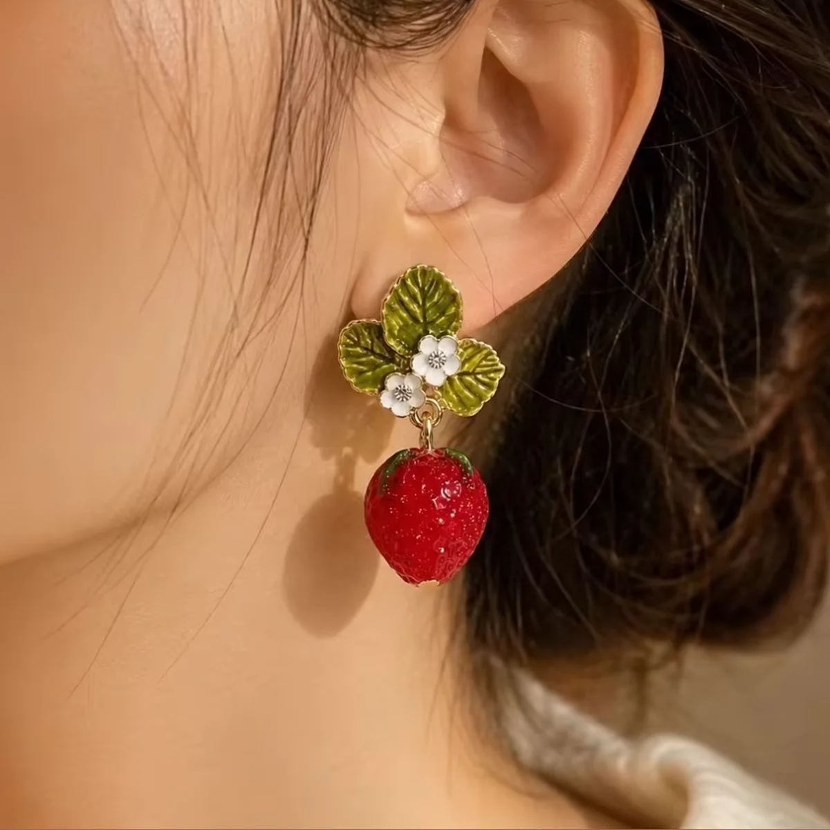 Delicate Red Strawberry Flower Drop Earrings for Women 3D Simulated Fruit Green Leaves Earrings Girls Summer Cottagecore Jewelry