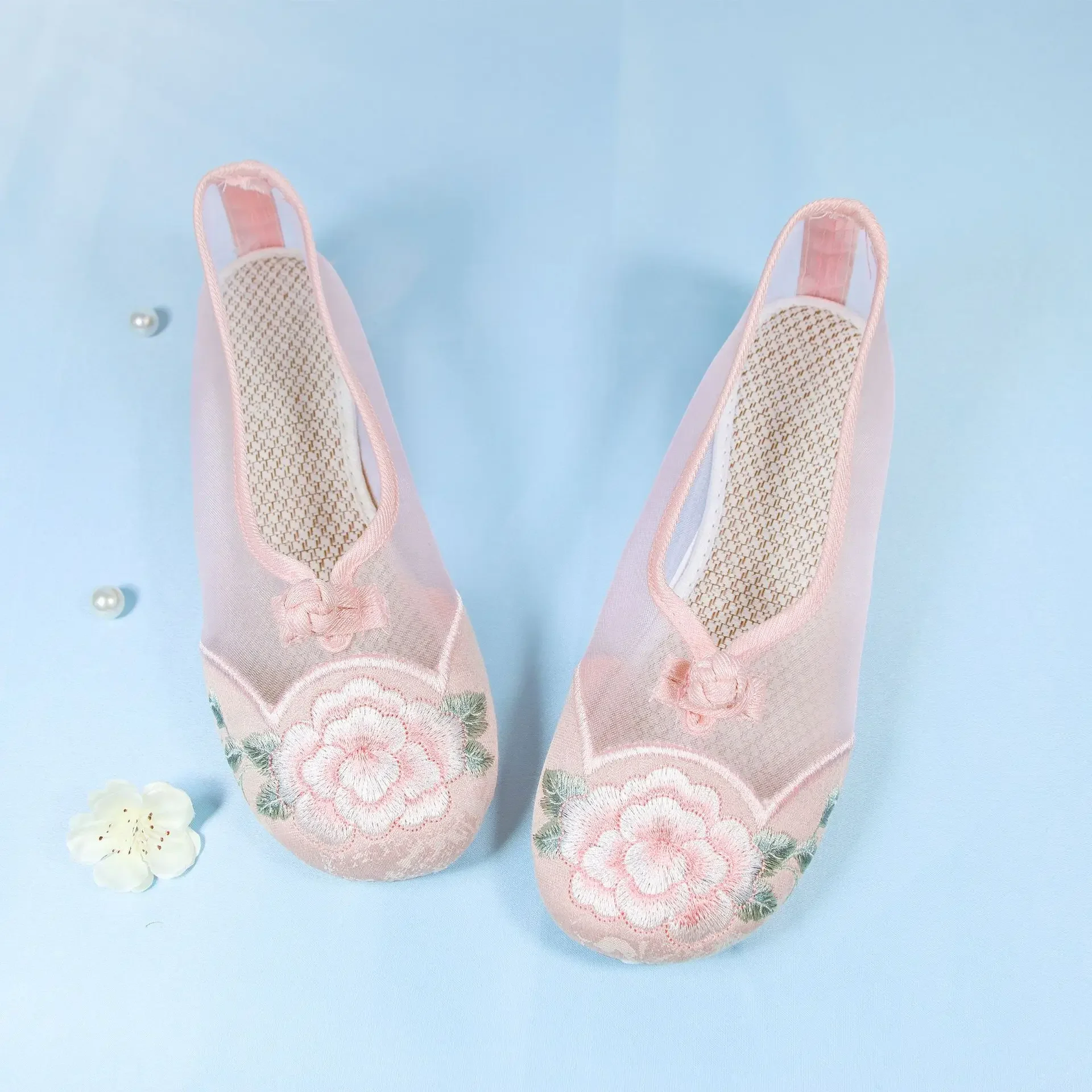 Novedad de verano, zapatos Hanfu de estilo antiguo transpirables de malla, zapatos de tela antiguos de Beijing de tacón bajo de malla bordada de estilo étnico