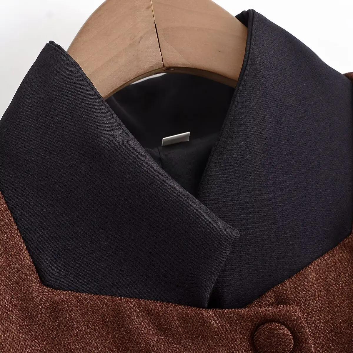 سترة نسائية قصيرة جديدة ذات طراز عتيق وياقة واقفة مع تصميم كتلة ألوان واسعة الكتف ومريحة #4