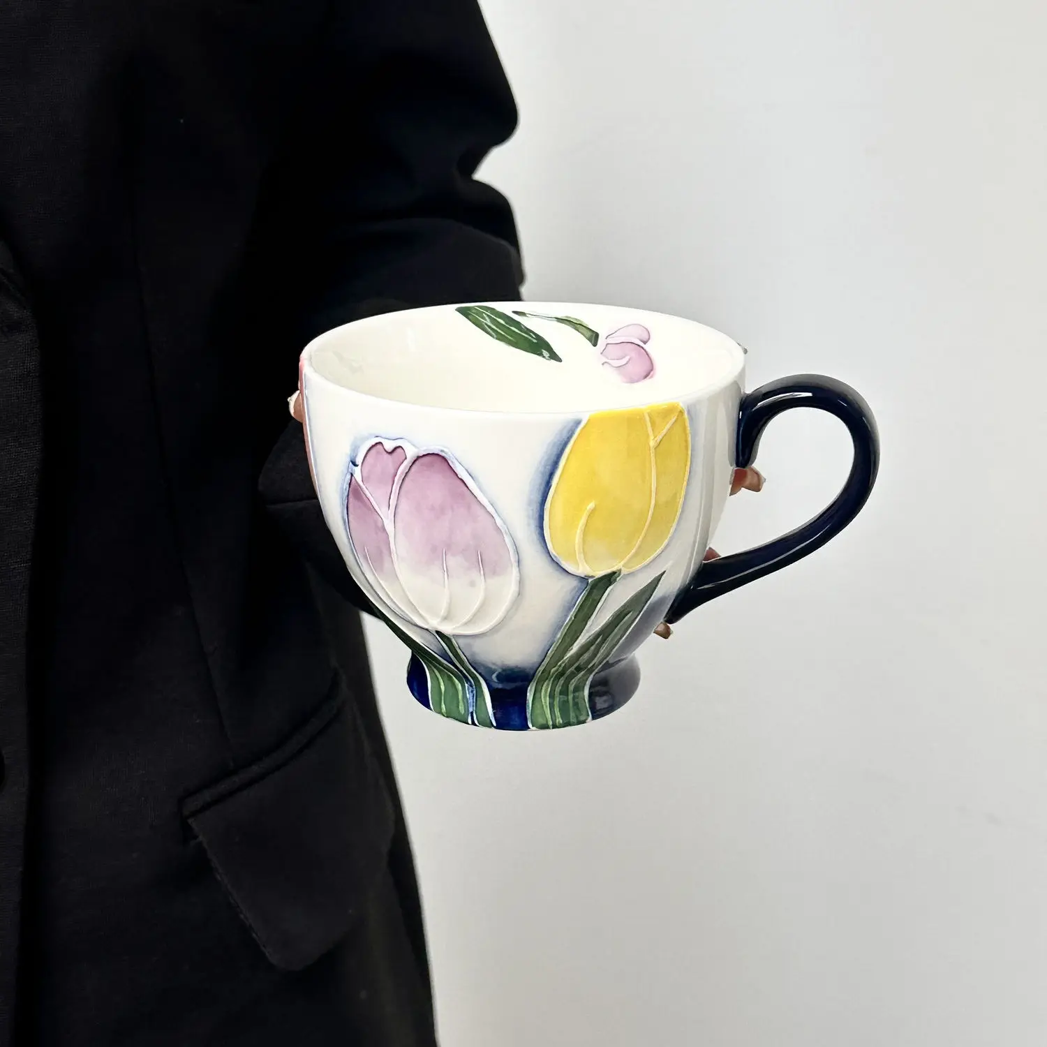 High Aesthetic Relief Flower Ceramic Mug with Spoon, Hand-painted Large Capacity Milk Coffee Mug, Office Tea Cup, Birthday Gift