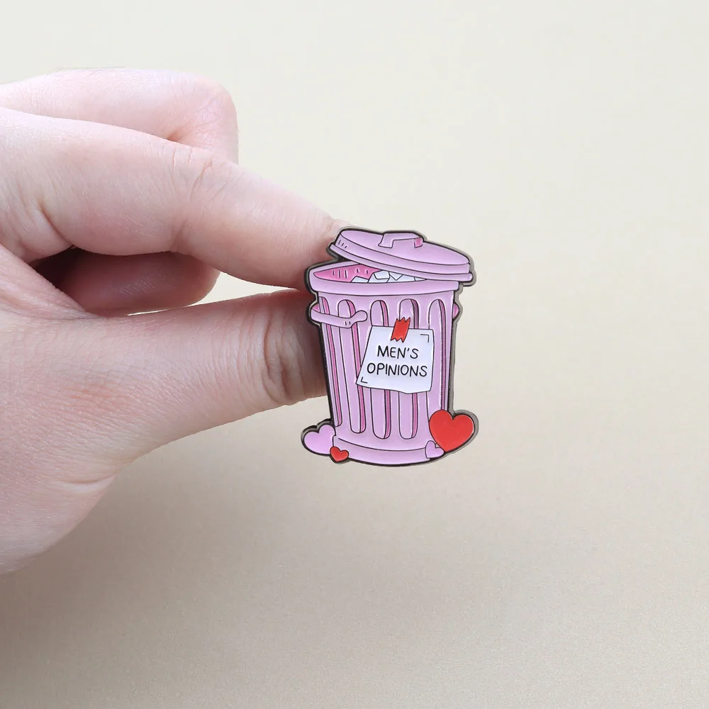 Männermeinungen, rosafarbener Mülleimer-Abzeichen-Anstecker, sarkastisch, humorvoll, lustiger Meme-Emaille-Pin, Frauenrechte, feministischer Schmuck, dekorativ – Detail 7