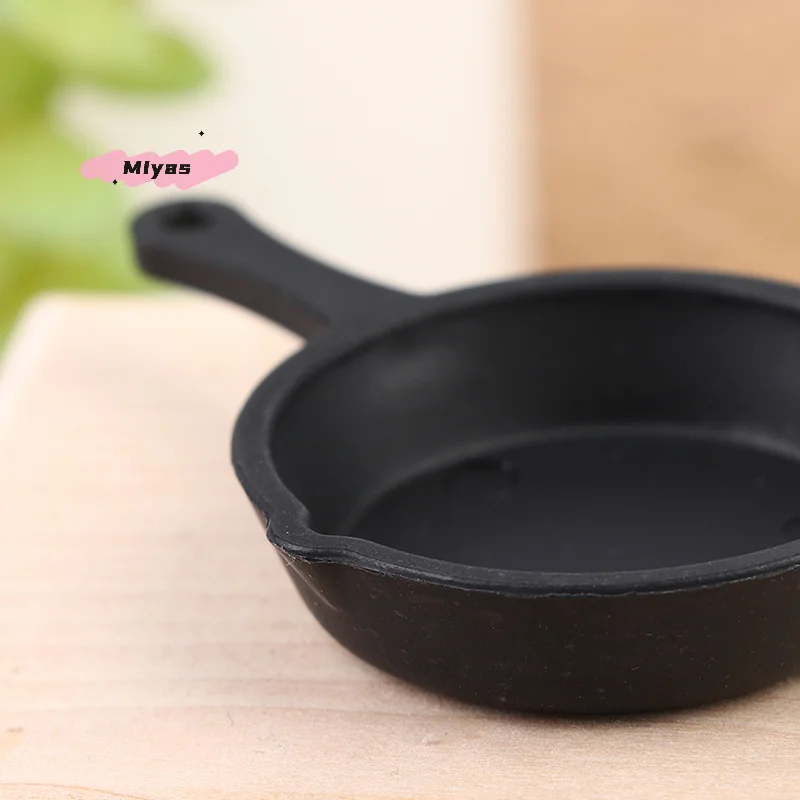 2 Pz/set Casa Delle Bambole In Miniatura Padella Modello 1/12 Mini Simulazione Utensili Da Cucina Padelle Casa di Bambola Decor Accessori