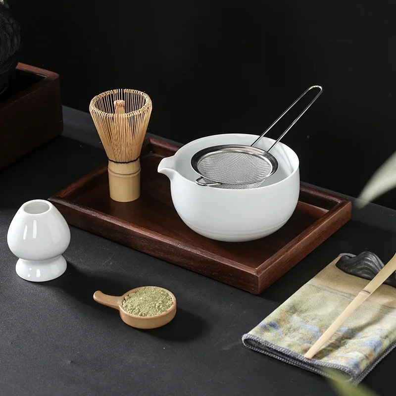 Japanese matcha suits with dumping of mouth of bowl with ceramic egg beater matcha tea spoon of maccha powder compact gift box