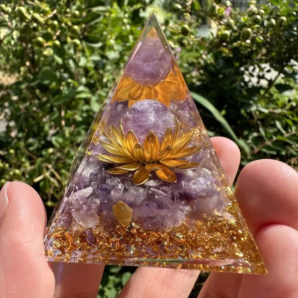 Fortune Lucky Pyramid Figurine Drop Glue Energy Orgone Evil Eye Ornament Resin Crystal Stone Evil Eye Pyramid Home Office