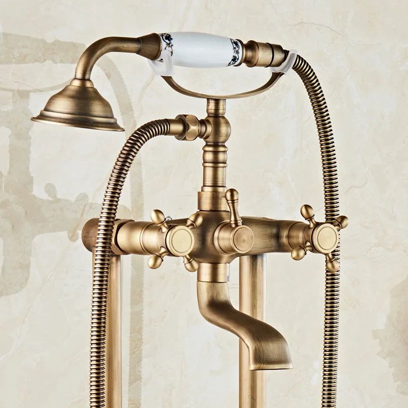 Set di rubinetti per vasca da bagno antichi europei dal pavimento al soffitto in ottone oro nero con secchio in legno concubina verticale per doccia a doppia colonna