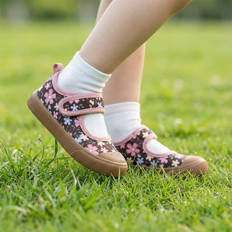 

Холщовые кроссовки с принтом сердца для маленьких девочек, подарок на День святого Валентина, детская весенняя обувь с цветочным принтом и защитой от ударов