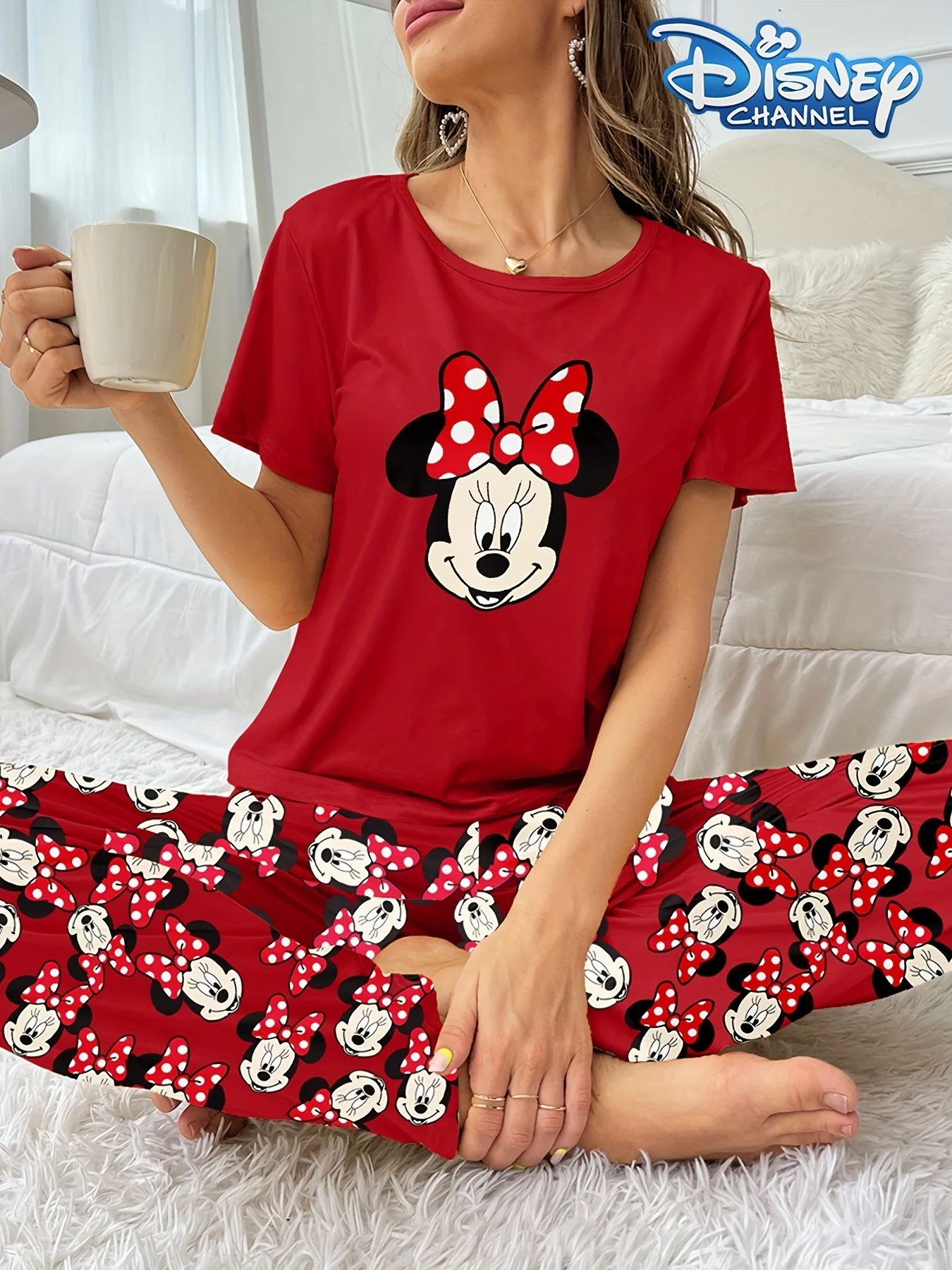 Women's pajama set with cute Disney Minnie prints, short-sleeved top and pants, comfortable for home or outdoor wear