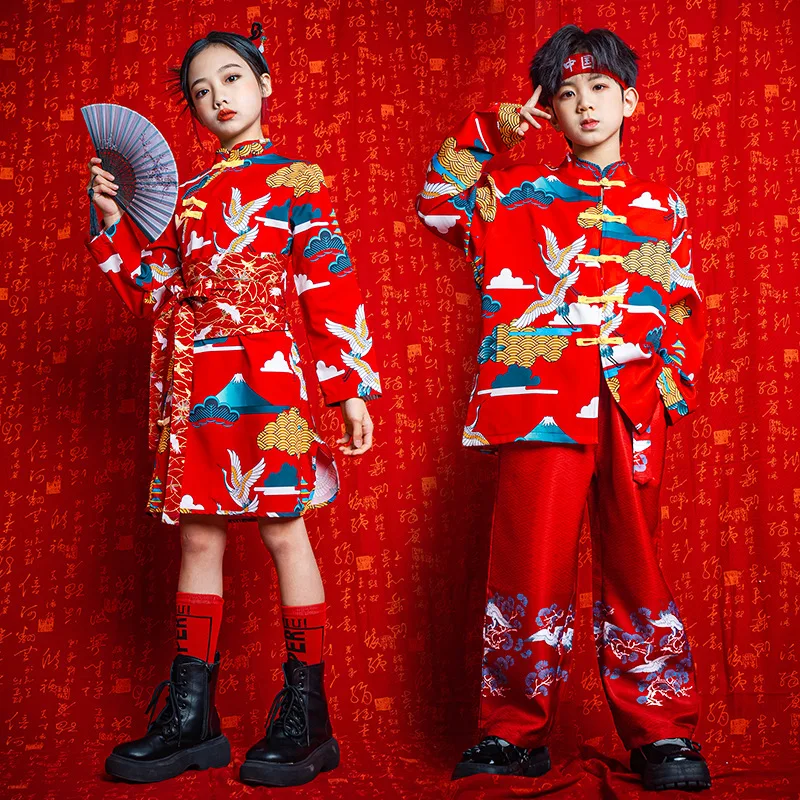 Trajes de Dança Hanfu Tradicional Chinesa para Crianças, Roupas Estampadas Vermelhas, Top de Botão Sapo, Saia Plissada e Calças para Meninos e Meninas