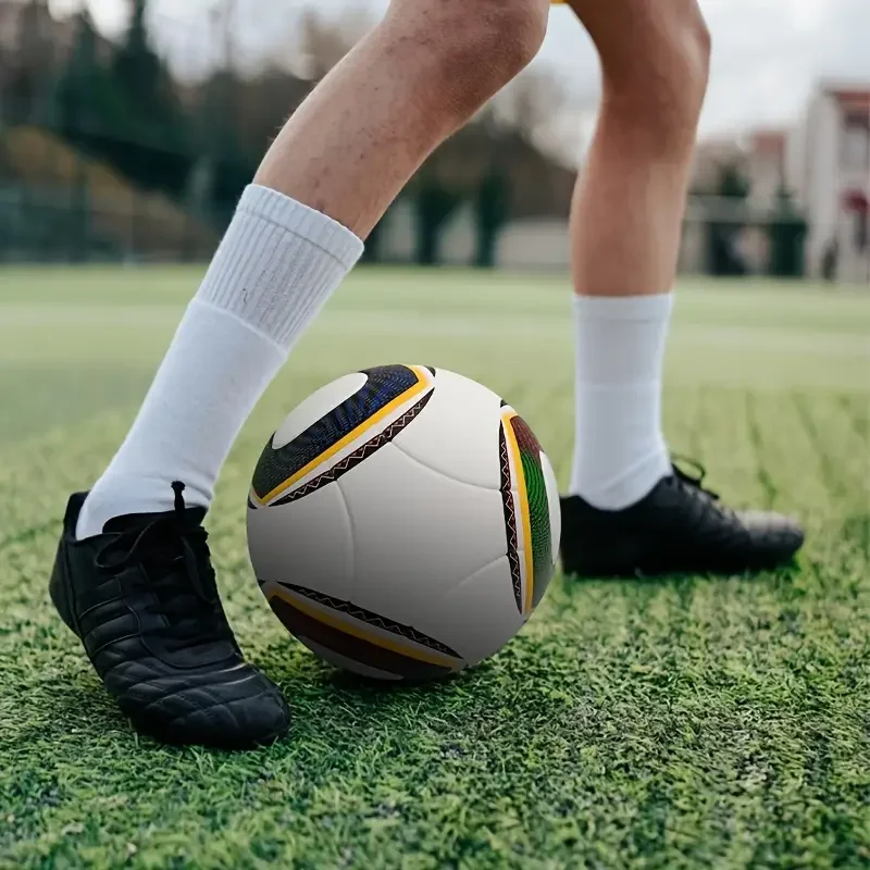 Bola Sepak Baru Ukuran Standar 5 Bahan PU Berkualitas Tinggi Pertandingan Olahraga Tim Luar Ruangan Rumput Pertandingan Sepak Bola Tanpa Jahitan Latihan Futbol