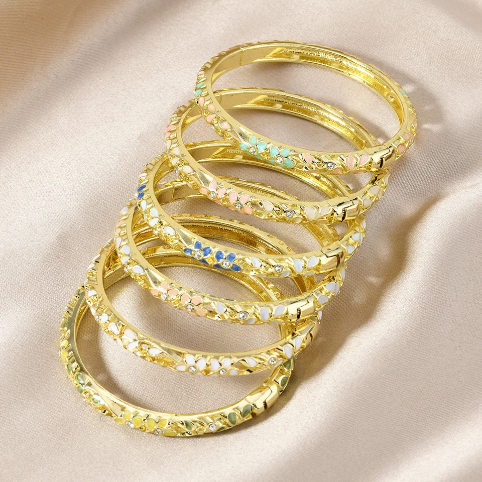 Classic Enamel Dropped Glaze Flower Texture Diamond Bangle For Women Vintage Copper Metal Hand Bracelet Party Jewelry Gifts
