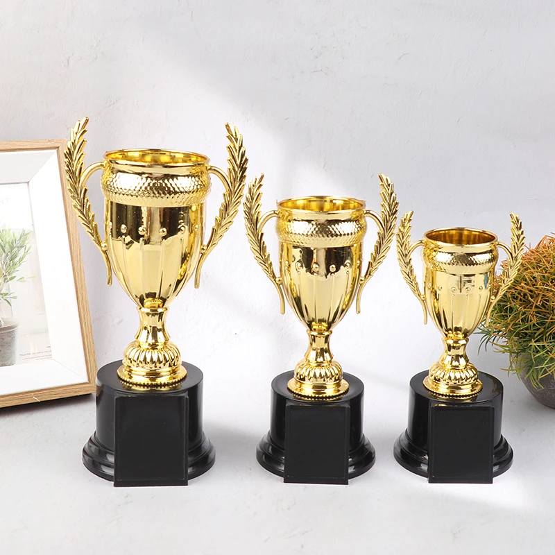 1Pcs Mini Plastic Award Trophy Children Winner Gold Trophies Toys For Kids Reward Carnival Competition Party Prize Favors