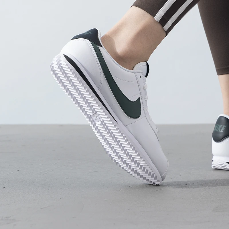 Damskie buty sportowe NIKE CORTEZ BG Modne retro amortyzowane lekkie wygodne buty do biegania DM0950-106