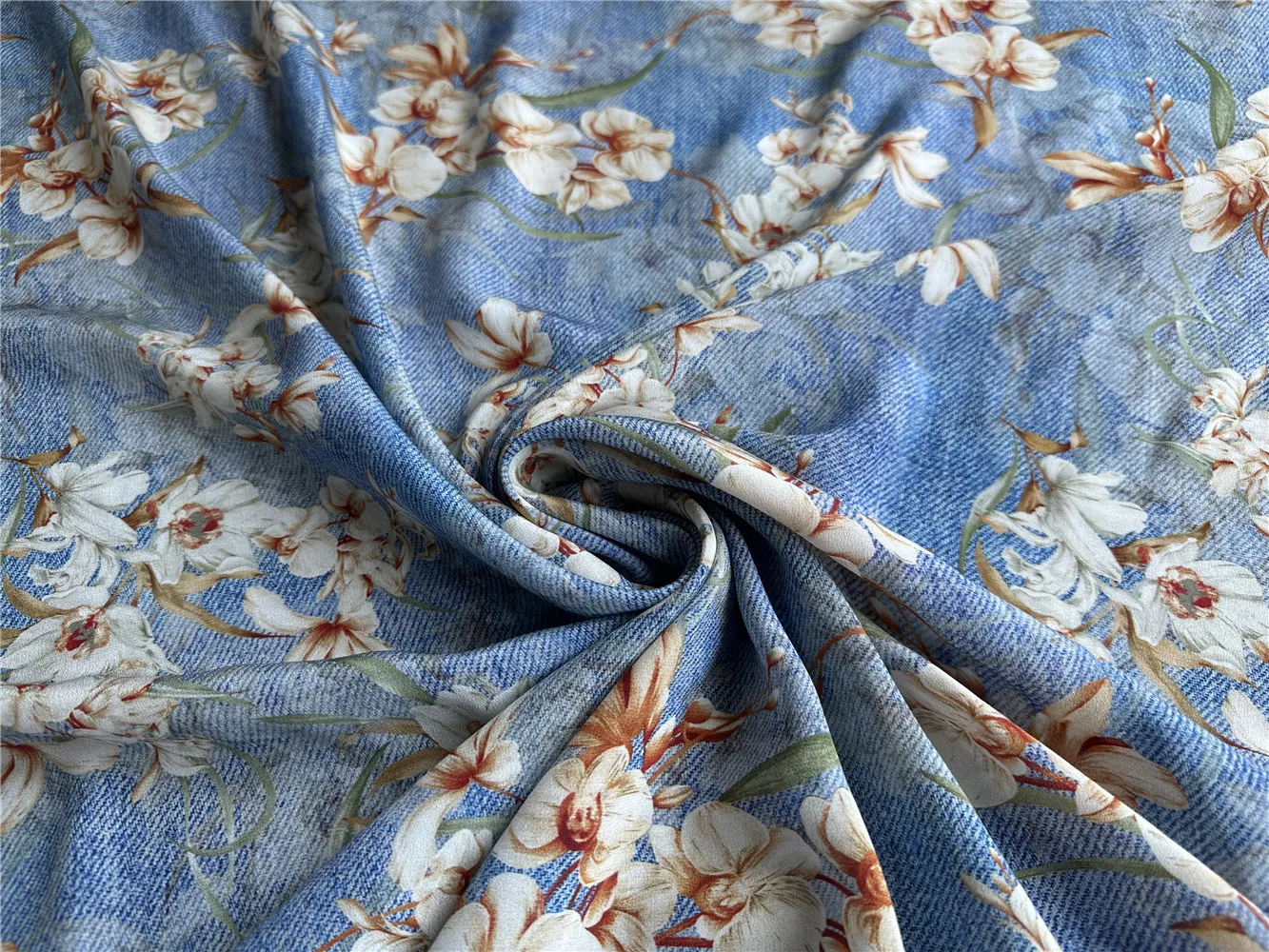 1 meter 100% Mulberry Silk 14 momme Crepe Silk Fabric Blue Floral Printed 136cm 53\