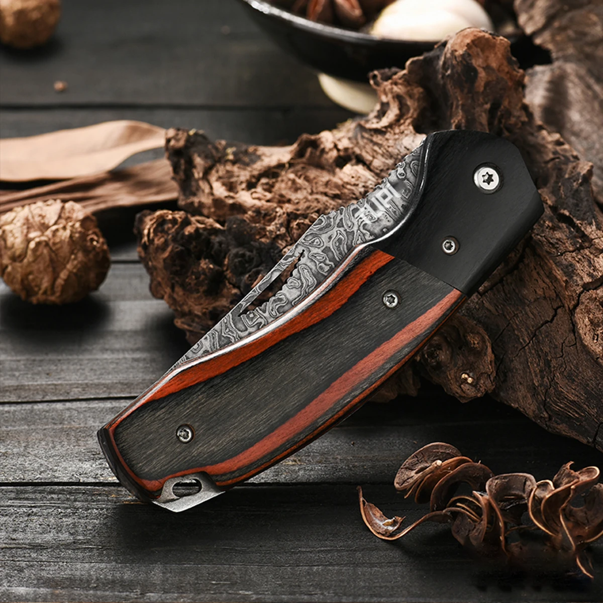 Damascus pattern folding pocket knife, sharp and durable, suitable for survival, camping and outdoor use, a portable knife tool