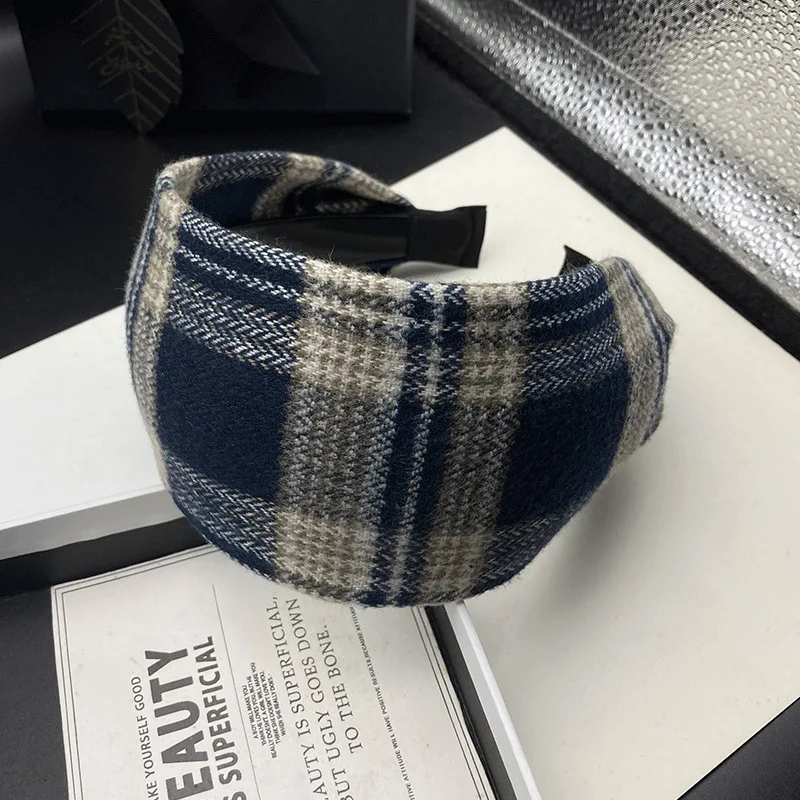 Herbst Winter Verdicktes Plaid Gestrickte Haarspange Stirnband für Frauen mit Zähnen Anti-Rutsch-Abdeckung Weißes Haar Breiter Rand Haarband – Detail 2
