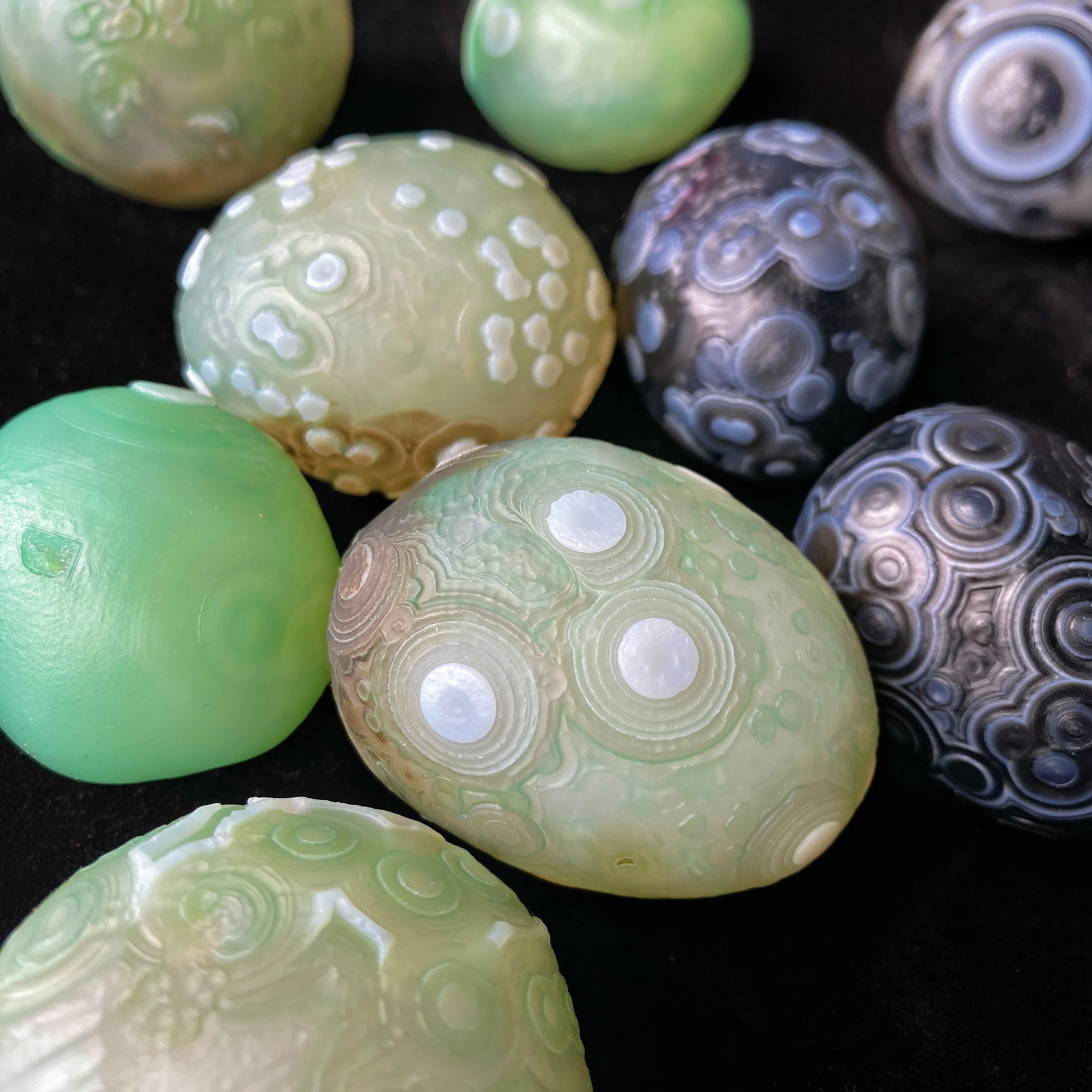 Random 1PC Alxa Gobi Agate Rolling Stone Ornament-Cute Gifts For Friends And Family,Stone Collections,Home Decor,DIY Decorations
